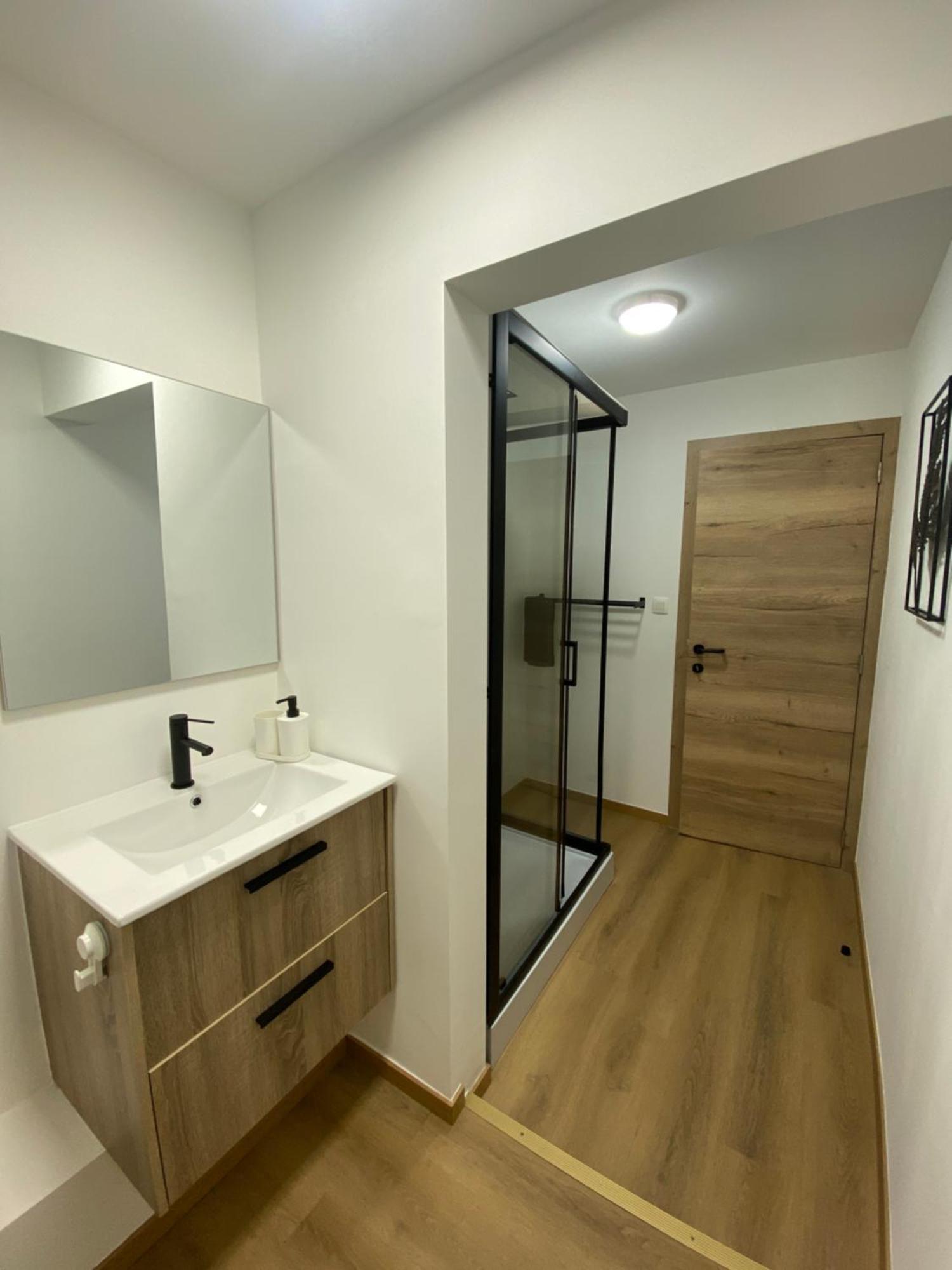 1-D011 Superbe Appartement Spacieux Tres Calme Charleroi Extérieur photo